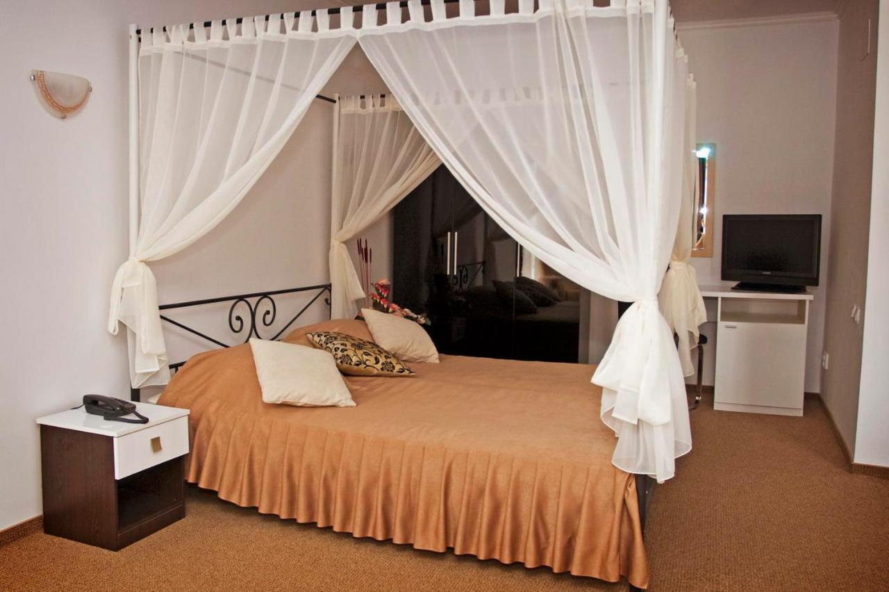 Rhc Royal Hotel أرادايا المظهر الخارجي الصورة